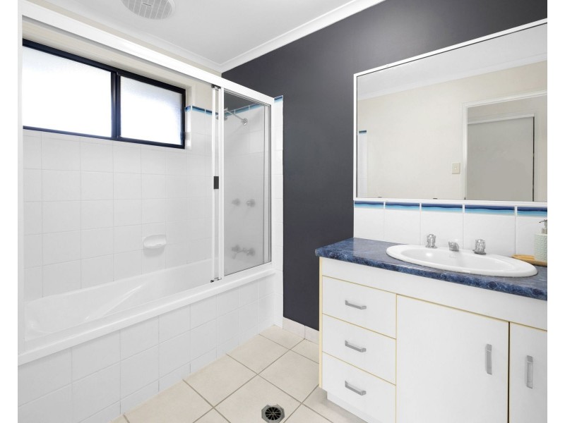 6-8 Lois Street, Mount Pleasant QLD 4740