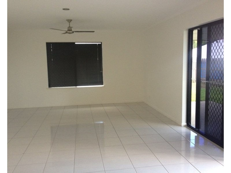 67 Whitehaven Drive, Blacks Beach QLD 4740