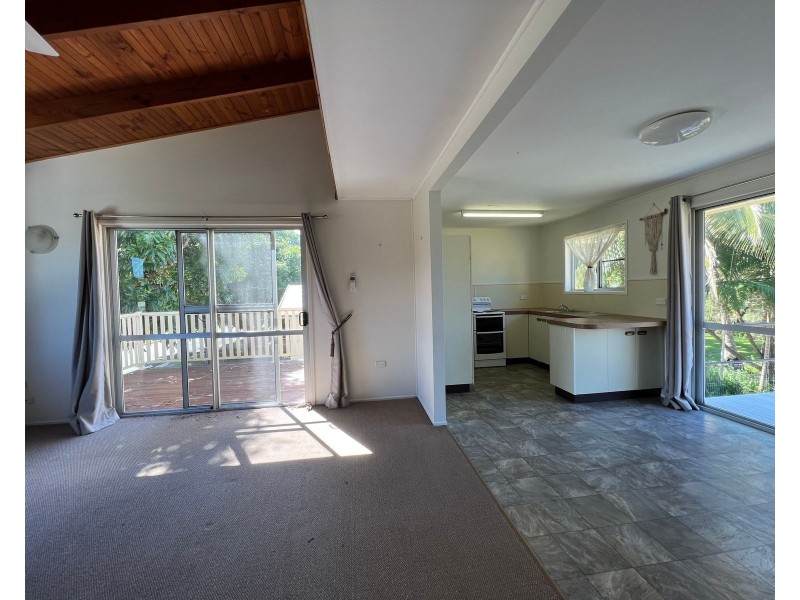 6 Denman Avenue, Shoal Point QLD 4750