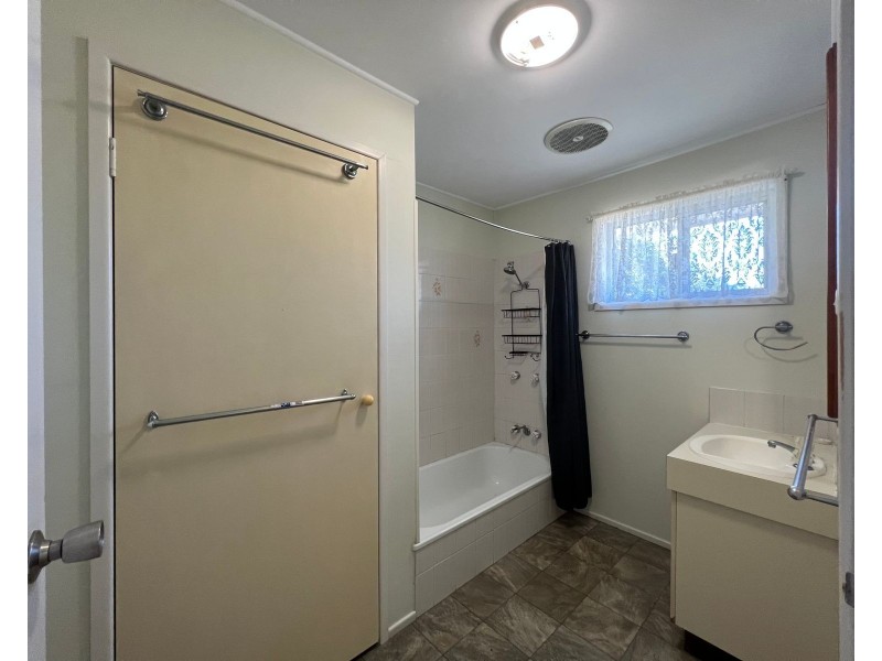 6 Denman Avenue, Shoal Point QLD 4750