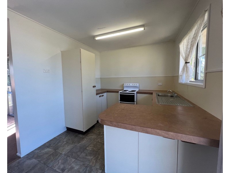 6 Denman Avenue, Shoal Point QLD 4750