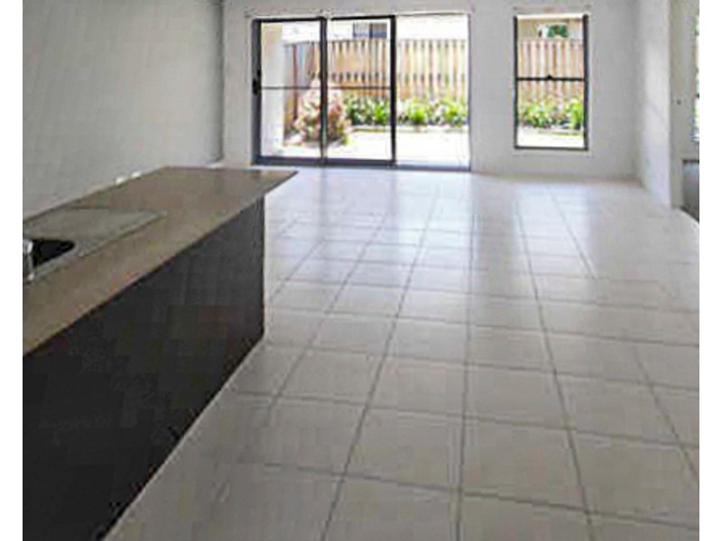 2/1 Warilla View, Blacks Beach QLD 4740