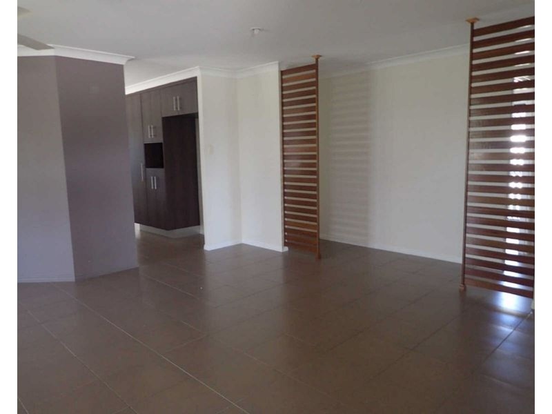 52 Victor Avenue, Glenella QLD 4740