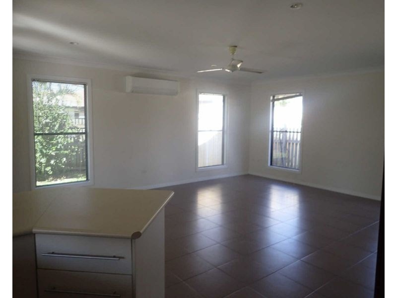 52 Victor Avenue, Glenella QLD 4740