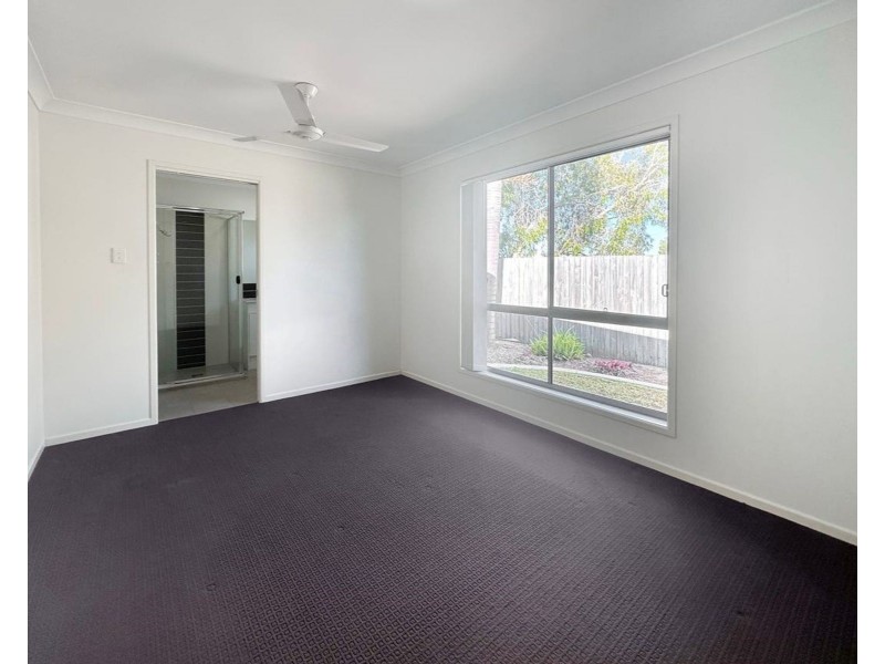 2/2 Michigan Way, Andergrove QLD 4740