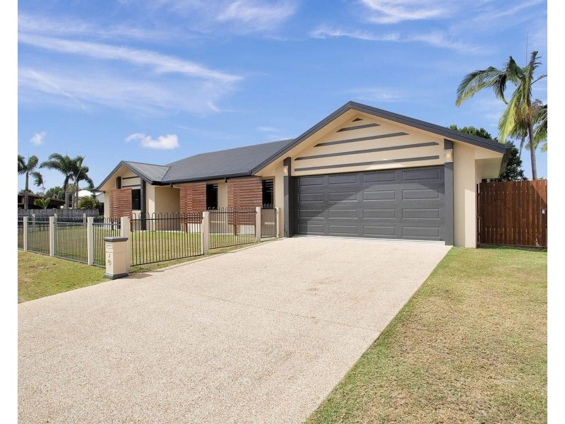 2 Bilgola Place, Blacks Beach QLD 4740