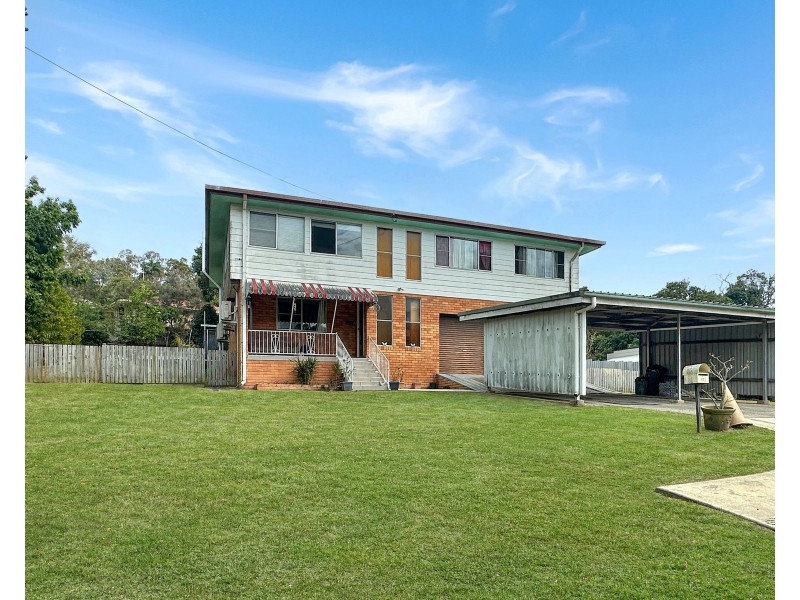 82 Range Road, Sarina QLD 4737
