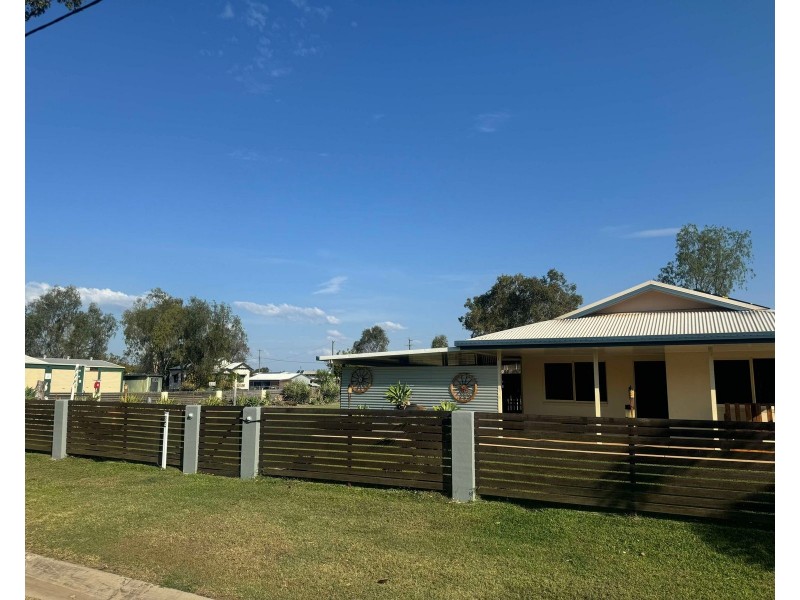 34 Reynolds Street, Nebo QLD 4742