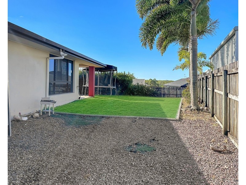 8 Lance Street, Bucasia QLD 4750