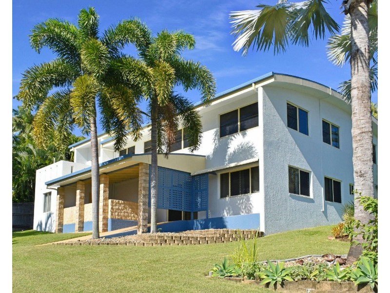 7 Sunrise Place, Blacks Beach QLD 4740