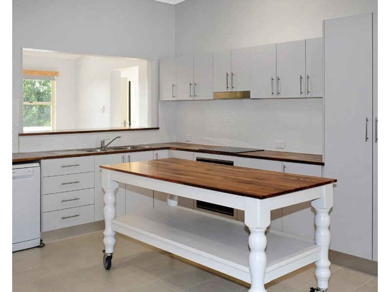 7 Sunrise Place, Blacks Beach QLD 4740