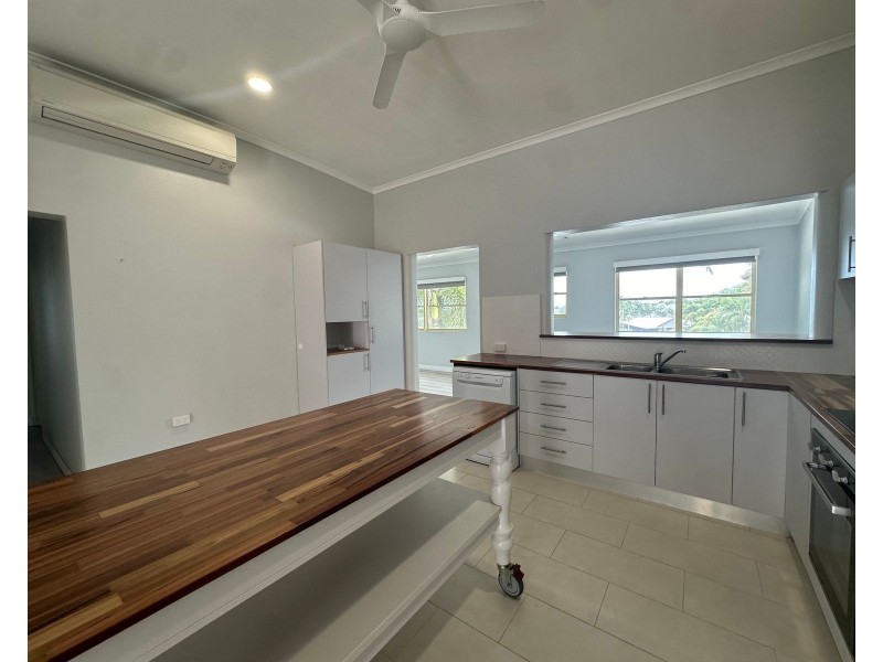 7 Sunrise Place, Blacks Beach QLD 4740