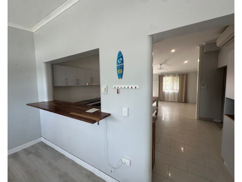 7 Sunrise Place, Blacks Beach QLD 4740