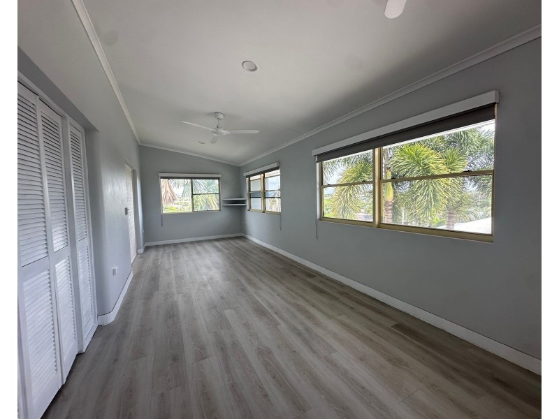 7 Sunrise Place, Blacks Beach QLD 4740