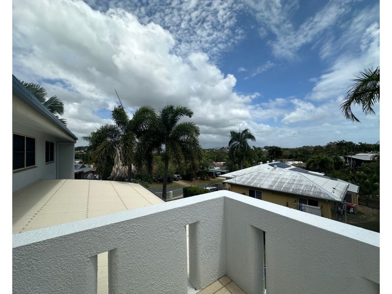 7 Sunrise Place, Blacks Beach QLD 4740