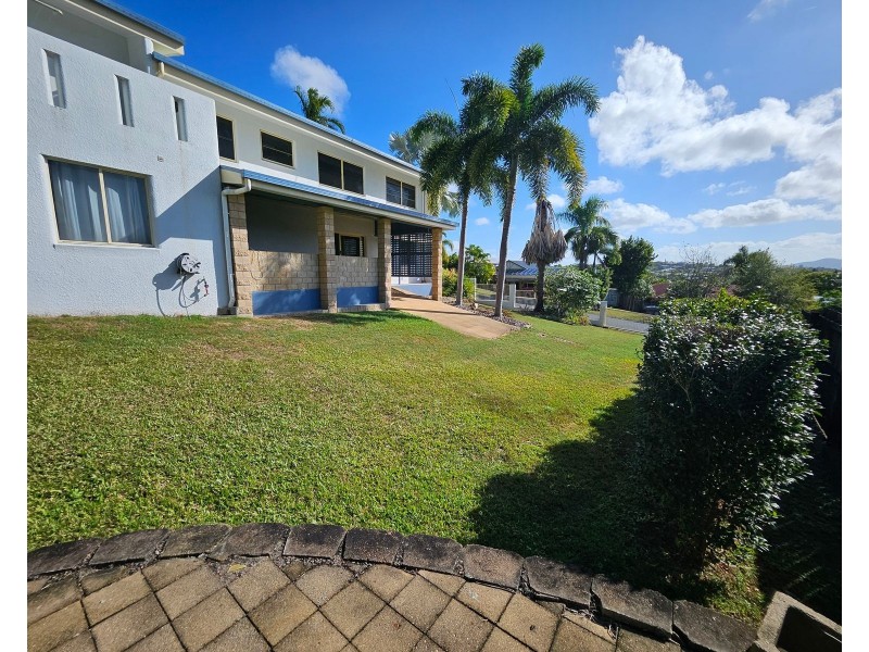 7 Sunrise Place, Blacks Beach QLD 4740