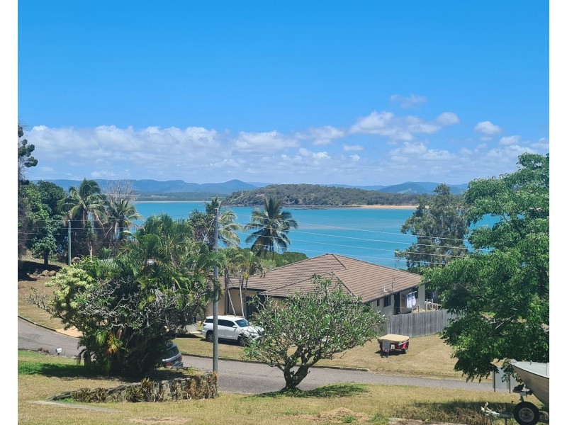 8 Sunset Drive, Sarina Beach QLD 4737
