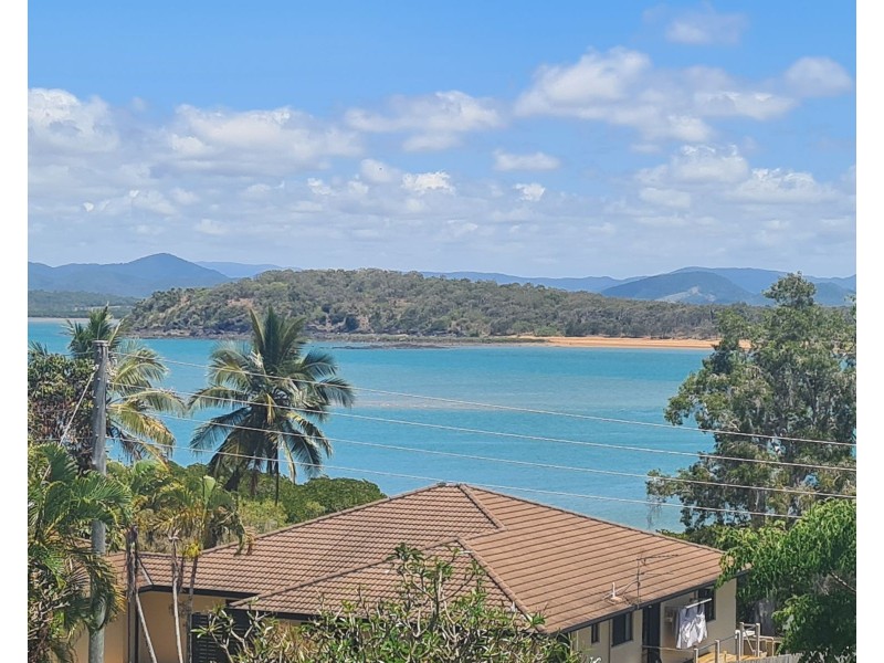 8 Sunset Drive, Sarina Beach QLD 4737