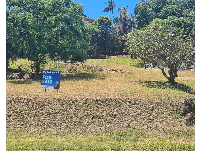 8 Sunset Drive, Sarina Beach QLD 4737