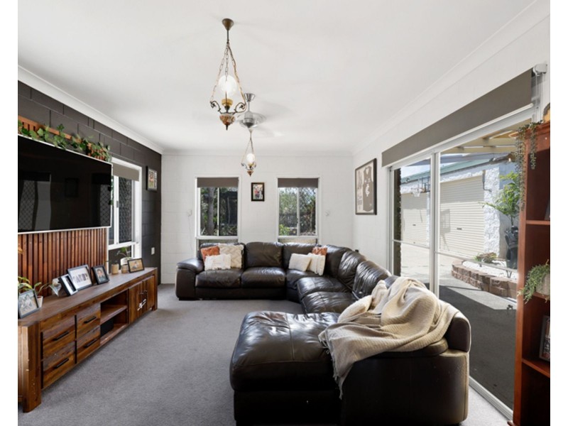 1 Danastas Avenue, Eimeo QLD 4740