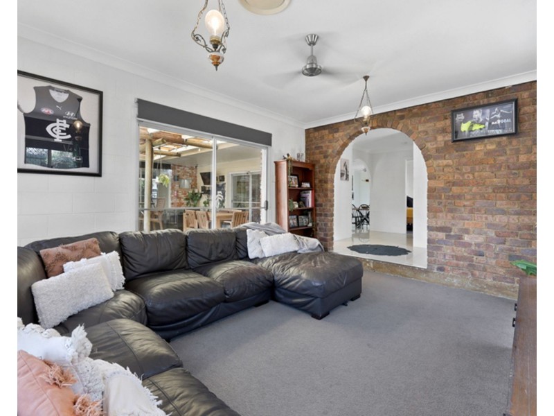 1 Danastas Avenue, Eimeo QLD 4740