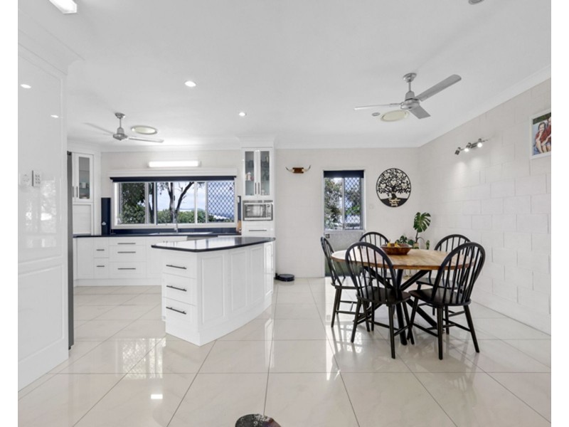 1 Danastas Avenue, Eimeo QLD 4740