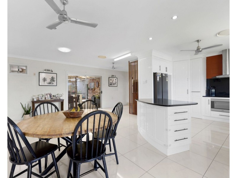 1 Danastas Avenue, Eimeo QLD 4740