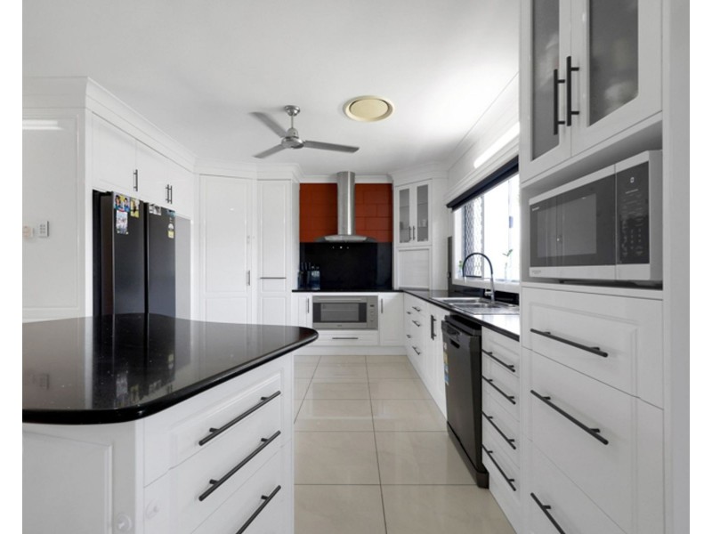 1 Danastas Avenue, Eimeo QLD 4740