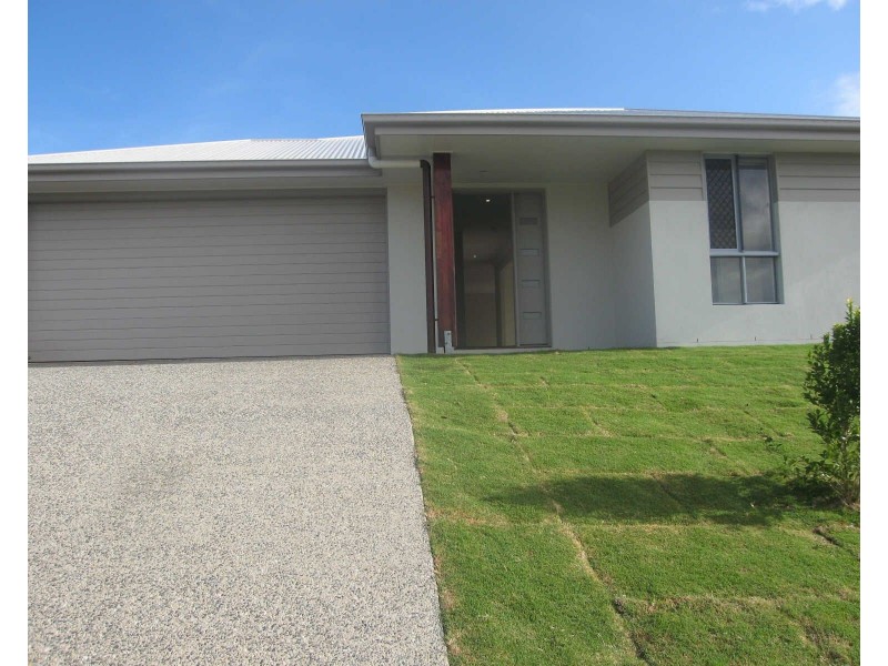 8 Eales Road, Rural View QLD 4740