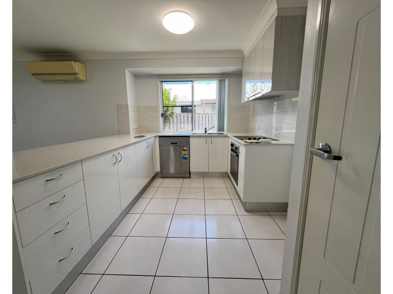 60 Commander Parade, Shoal Point QLD 4750