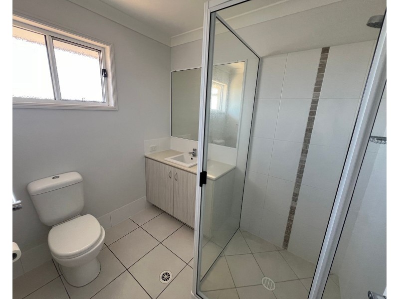 60 Commander Parade, Shoal Point QLD 4750