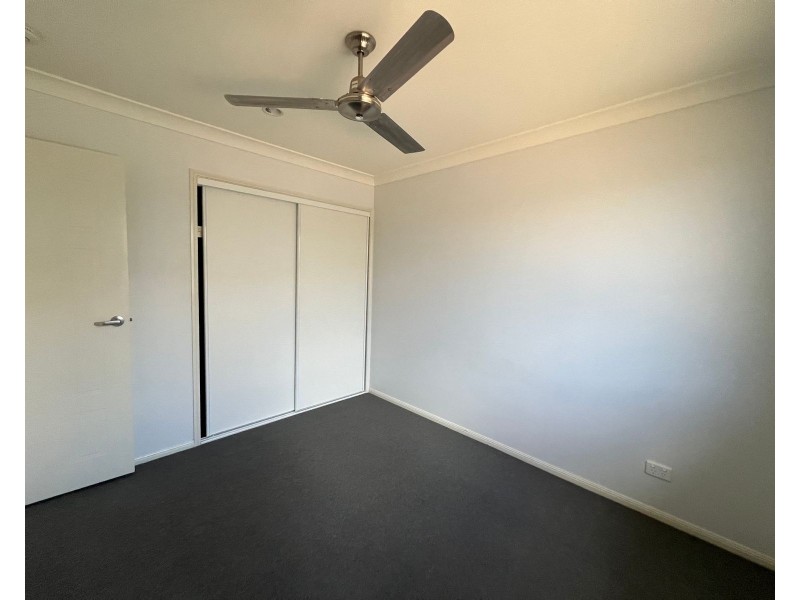 60 Commander Parade, Shoal Point QLD 4750