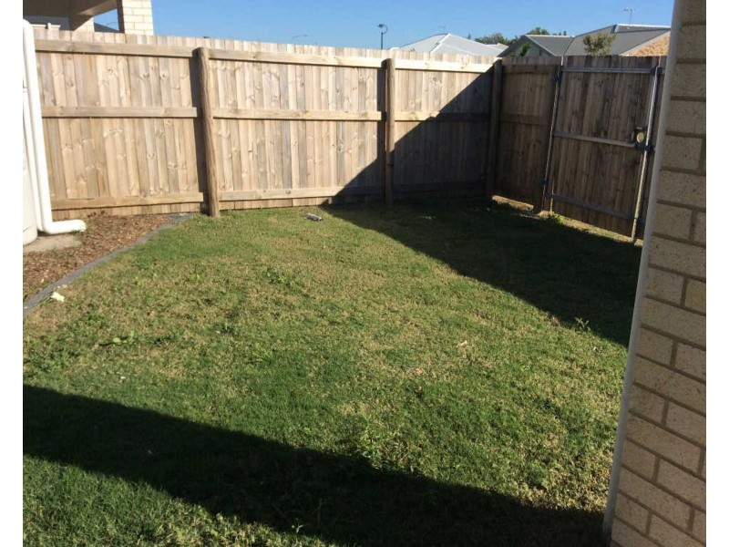 1/15 Moreton Drive, Rural View QLD 4740