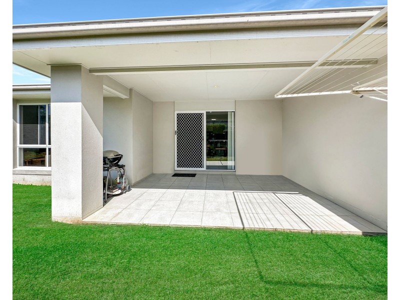 2/37 Hangan Street, Bucasia QLD 4750