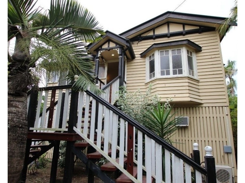 8 Beaton Street, West Mackay QLD 4740