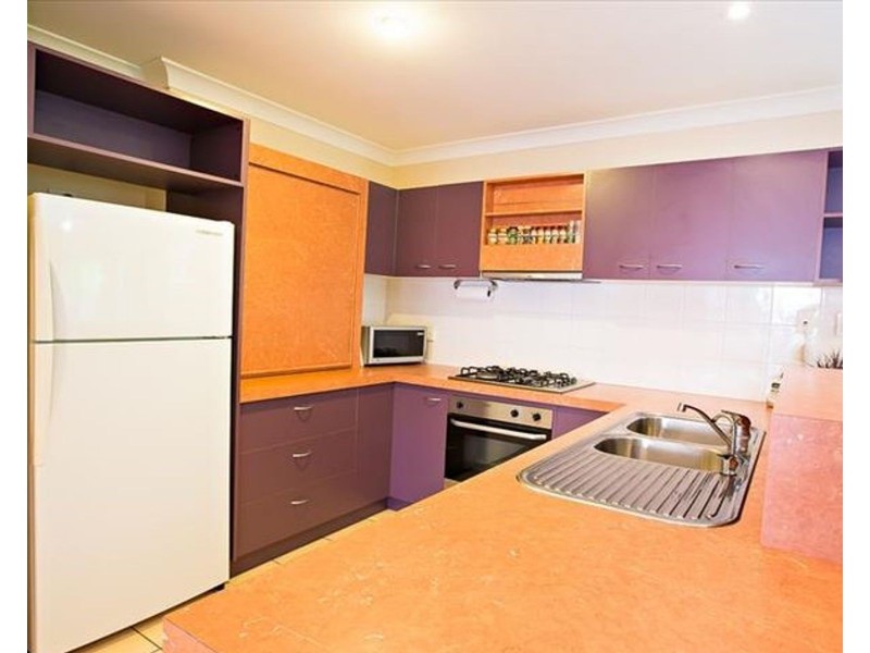 2/8 Windsor Street, Glenella QLD 4740