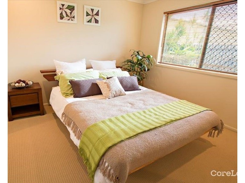 2/8 Windsor Street, Glenella QLD 4740