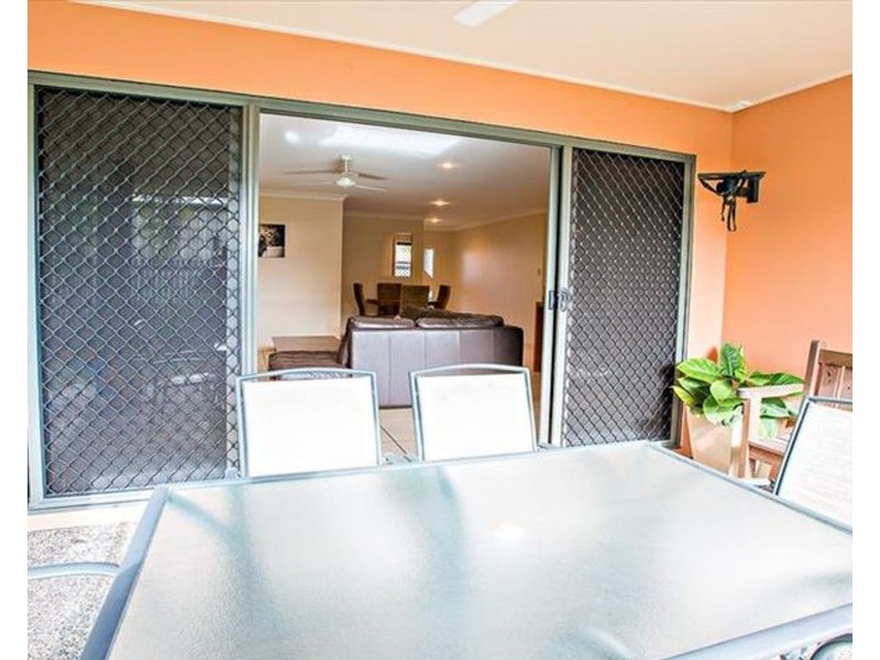 2/8 Windsor Street, Glenella QLD 4740