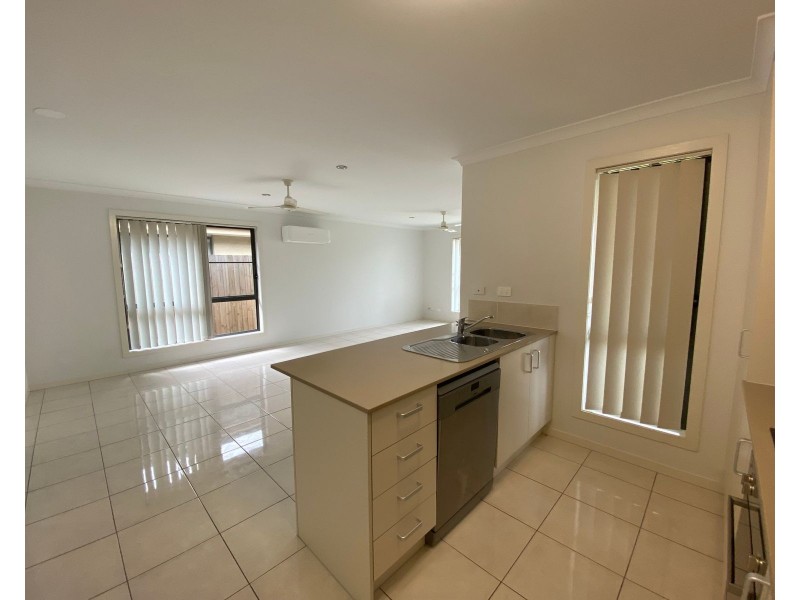 2/23 Superior Boulevard, Andergrove QLD 4740