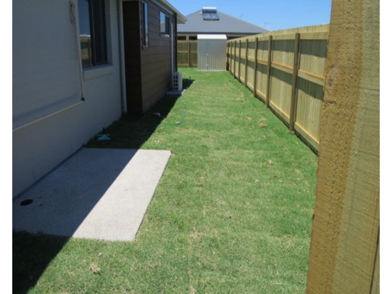 1/41 Primavera Boulevard, Beaconsfield QLD 4740