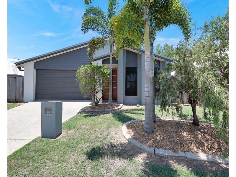 17 Newport Parade, Blacks Beach QLD 4740