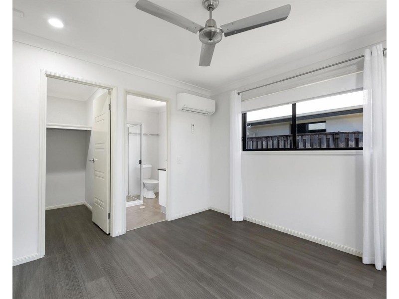 17 Newport Parade, Blacks Beach QLD 4740