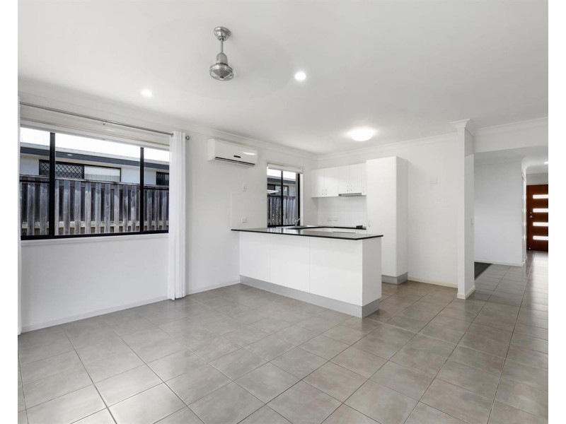 17 Newport Parade, Blacks Beach QLD 4740