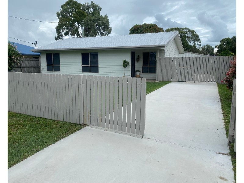 11 Manon Street, Armstrong Beach QLD 4737