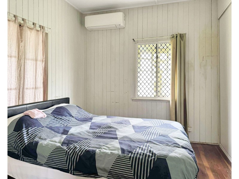 32 Beach Road, Sarina QLD 4737