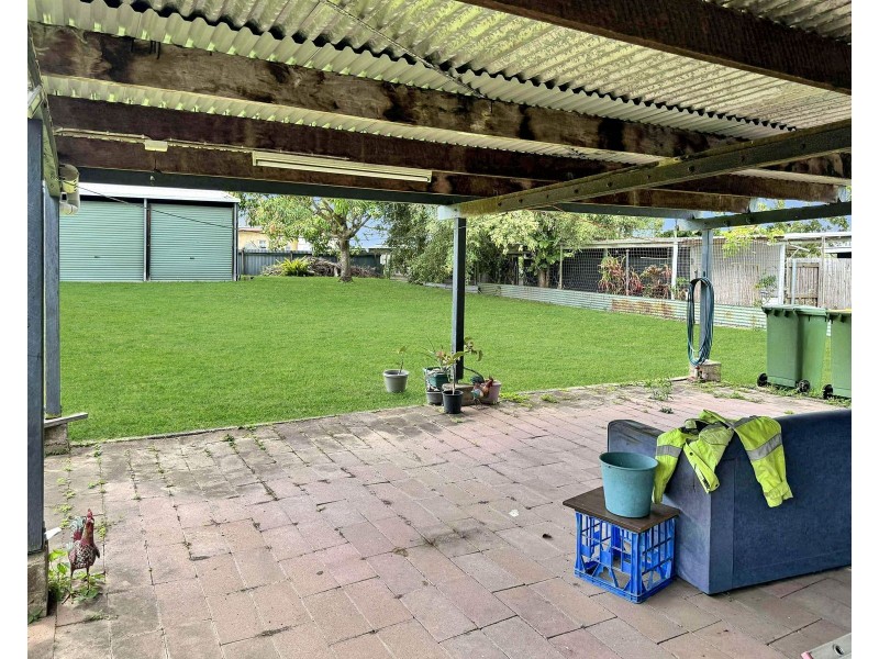 32 Beach Road, Sarina QLD 4737
