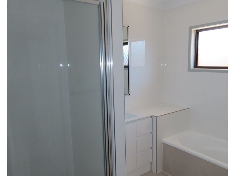 3/5 Tudor Court, Ooralea QLD 4740
