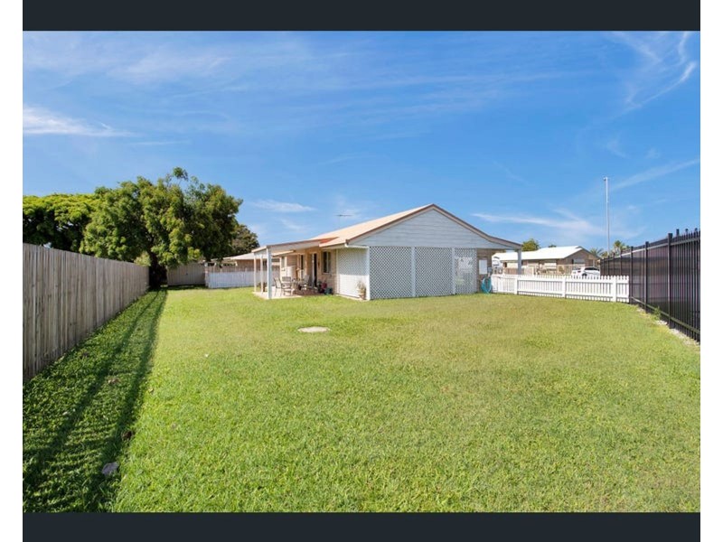 7 Daniel Ct, Ooralea QLD 4740