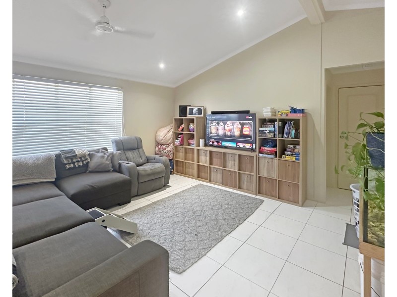 31 Deguara Avenue, Armstrong Beach QLD 4737