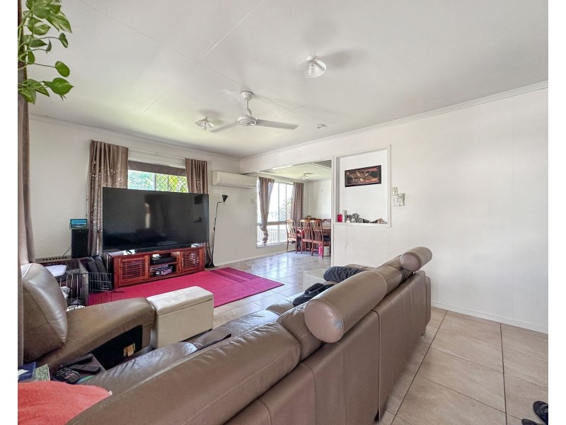 11 Kennedy Drive, Moranbah QLD 4744